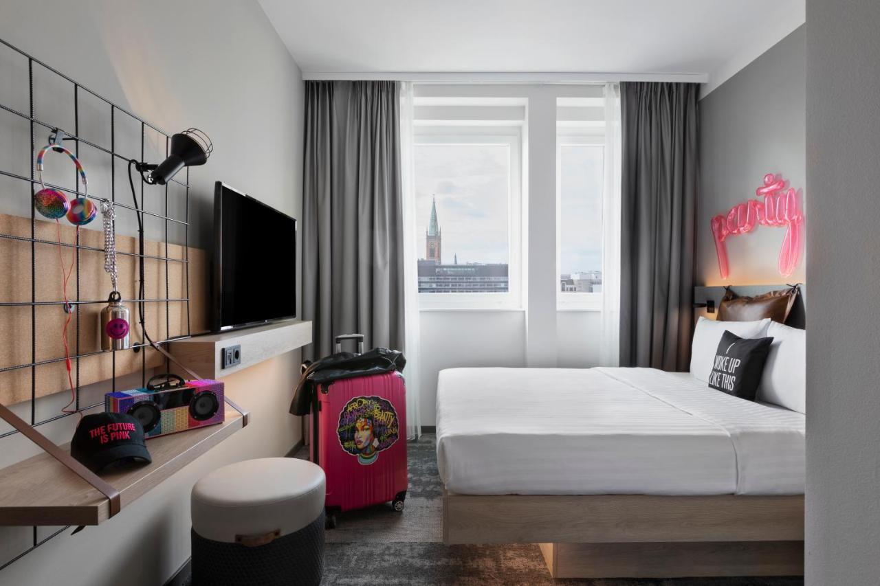 Moxy Duesseldorf City Экстерьер фото