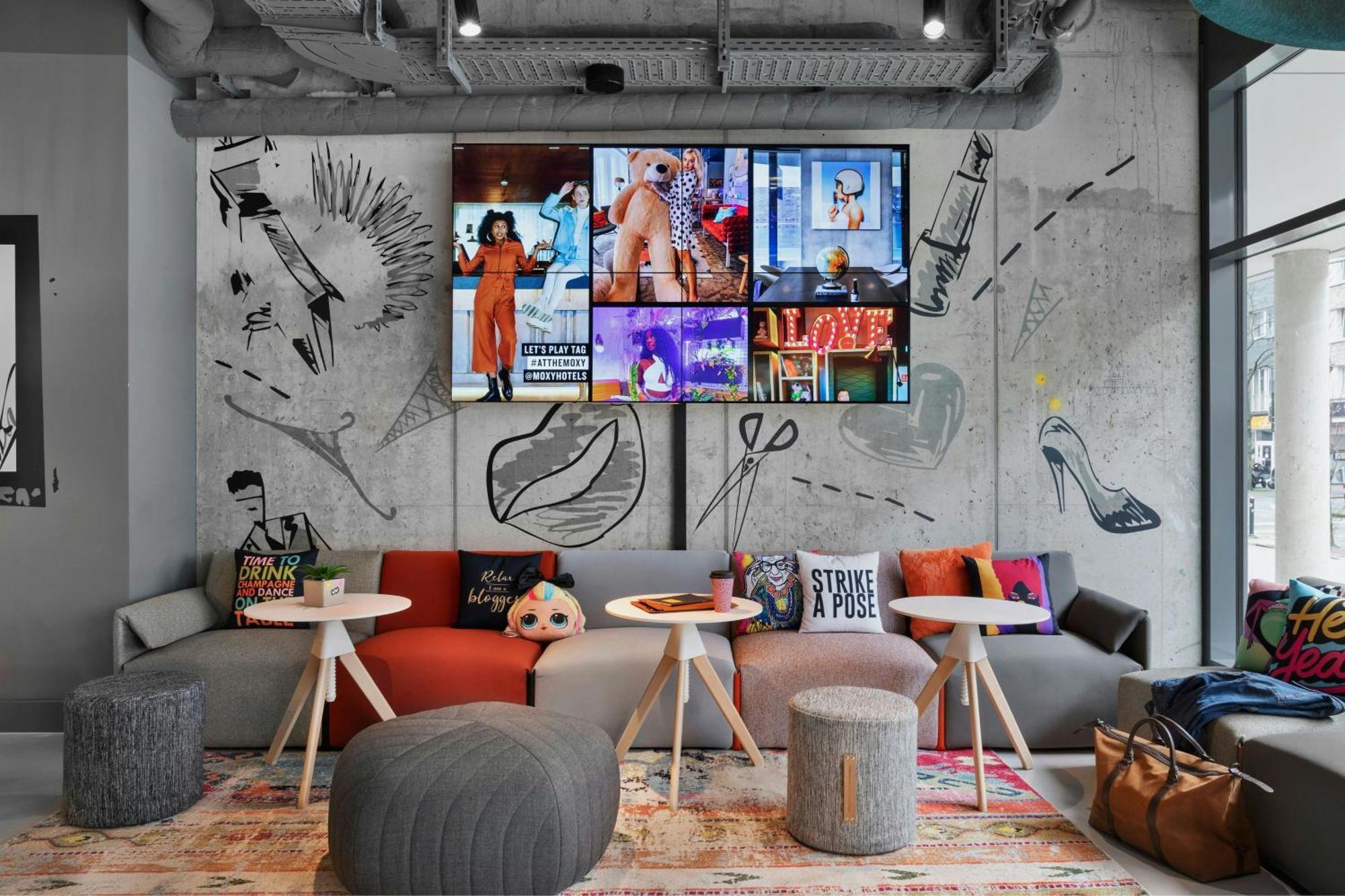 Moxy Duesseldorf City Экстерьер фото